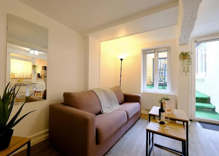 Le Saint Nicaise - Centre Apartment